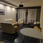Дом С Парковкой, Близко К Центру